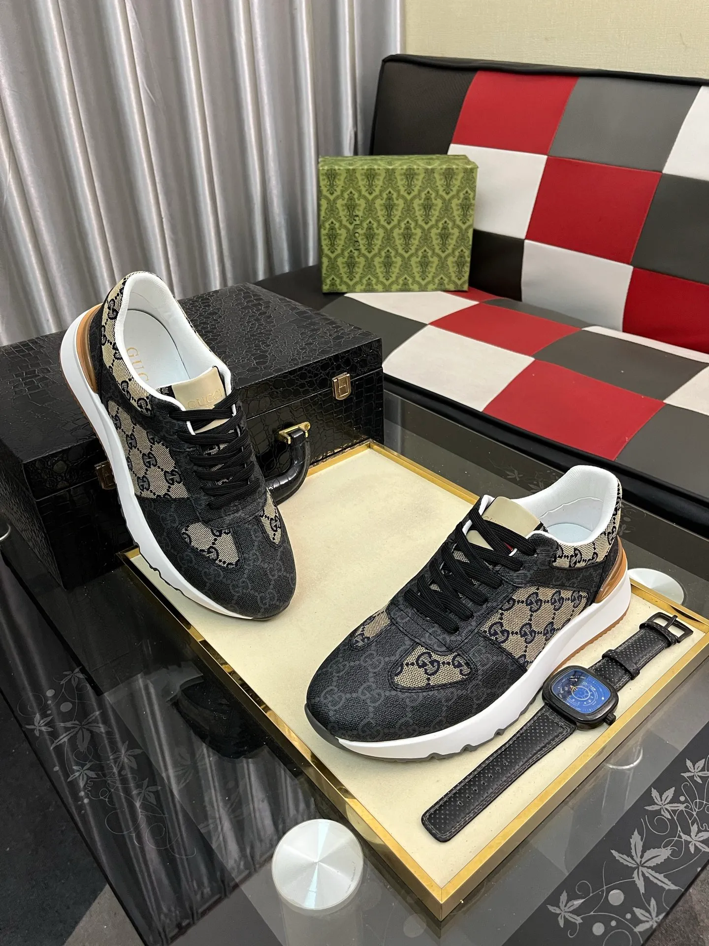 Men's shoes 💰438⌚️⌚️Gucci •Gucci original quality.~ Unique modern style sneakers. 🏃A must-have casual shoe for trendy men😍😍 Original brand imported from Italy, imported original leather, sheep lining (refuses to discolor and grind feet) Sole: Original sole provided by the original factory, French lazy style design ⚠️Fit to the feet, original quality, super comfortable original sole. Just like shooting the real thing 🎬The real thing is better, code number: 38-443️⃣colors available